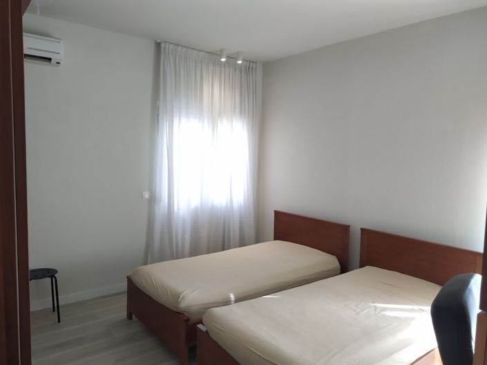 Image No.14-4 Bed Flat for sale