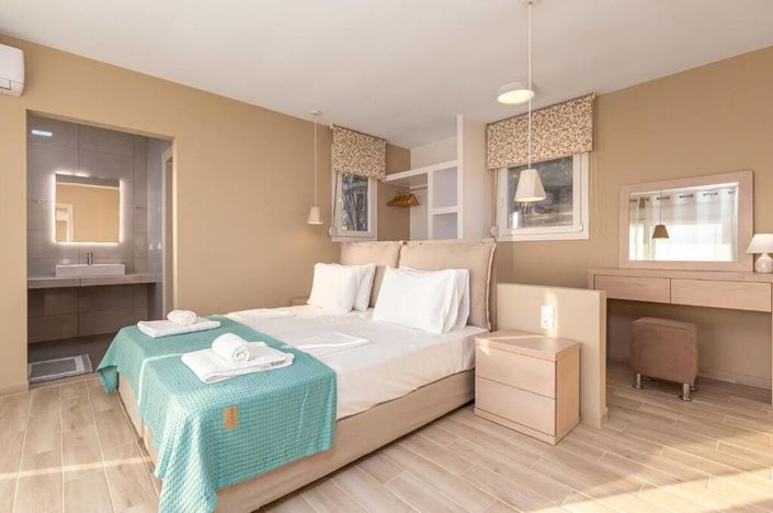 Image No.10-3 Bed Villa for sale