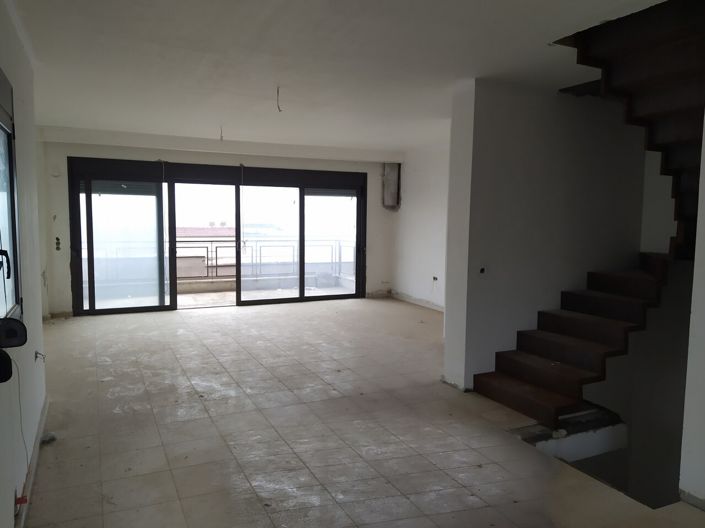 Image No.18-3 Bed Maisonette for sale