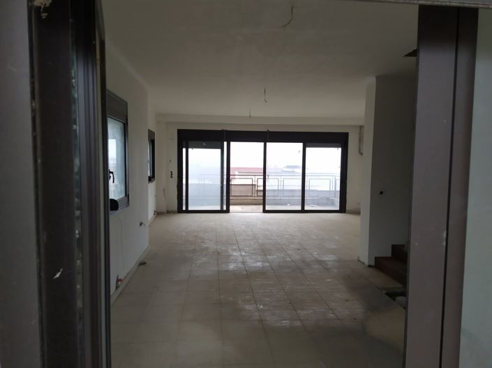 Image No.19-3 Bed Maisonette for sale