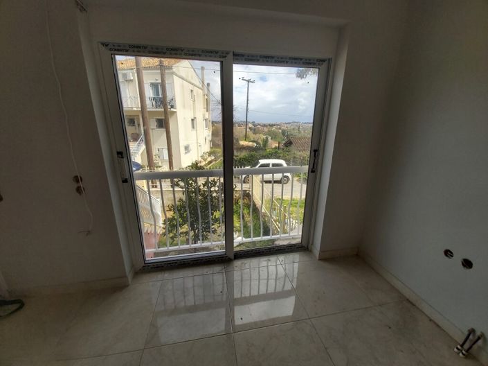 Image No.20-6 Bed Maisonette for sale