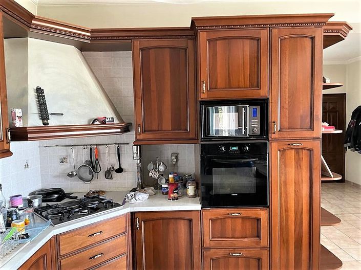 Image No.14-4 Bed Property for sale