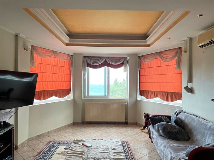 Image No.17-4 Bed Property for sale