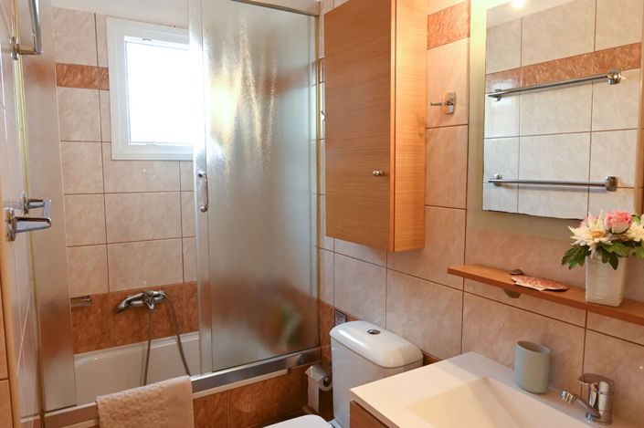 Image No.17-3 Bed Property for sale