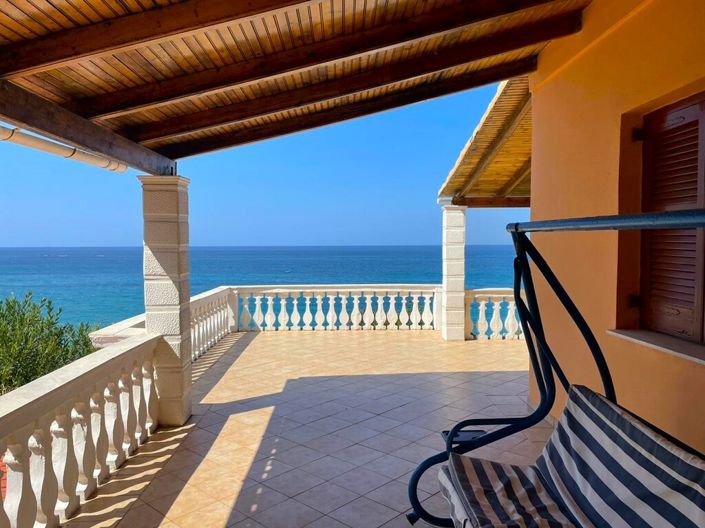 Image No.8-8 Bed Villa for sale