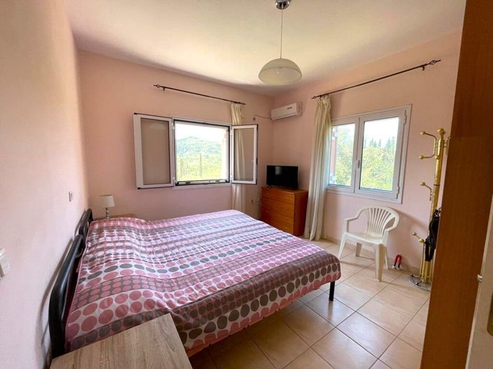 Image No.26-3 Bed Property for sale