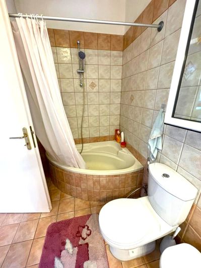 Image No.30-3 Bed Property for sale