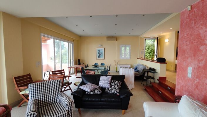 Image No.13-6 Bed Property for sale