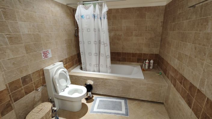 Image No.23-6 Bed Property for sale