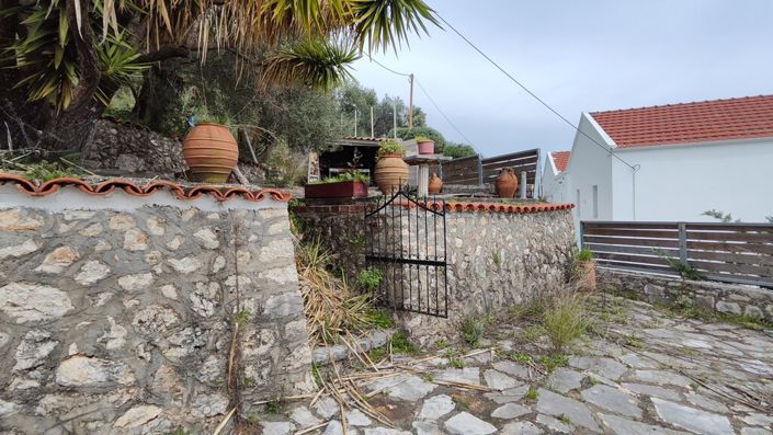 Image No.27-6 Bed Property for sale