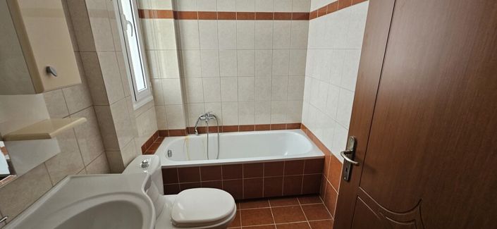 Image No.16-4 Bed Maisonette for sale