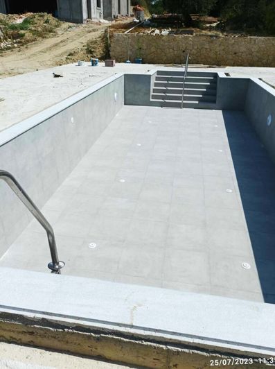 Image No.8-2 Bed Property for sale