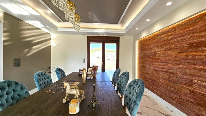 Image No.8-5 Bed Villa for sale