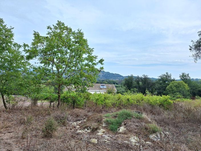 Image No.19-3 Bed Property for sale