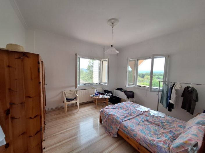 Image No.6-3 Bed Property for sale