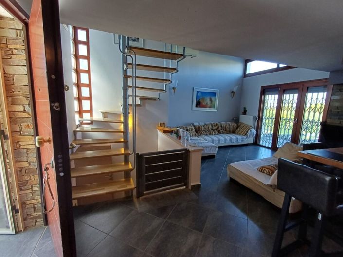 Image No.8-3 Bed Property for sale