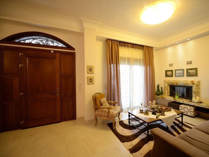 Image No.11-4 Bed Property for sale