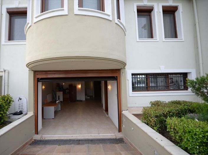 Image No.21-4 Bed Property for sale