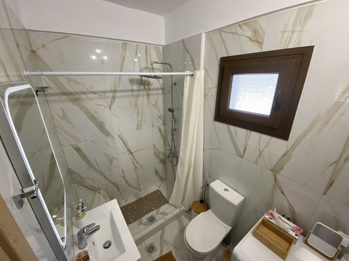 Image No.19-4 Bed Property for sale