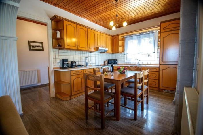 Image No.13-5 Bed Property for sale