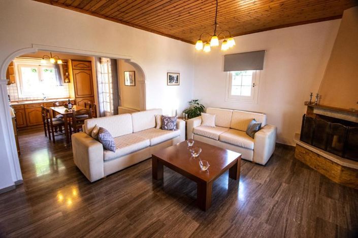 Image No.18-5 Bed Property for sale