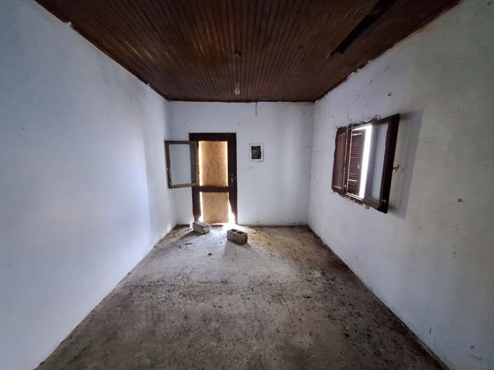 Image No.16-4 Bed Property for sale