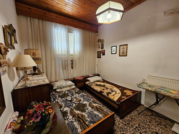 Image No.11-2 Bed Maisonette for sale