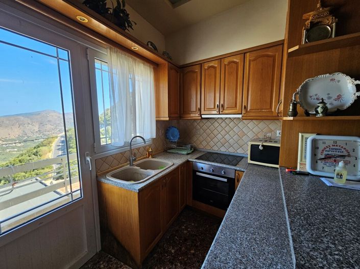 Image No.6-2 Bed Maisonette for sale