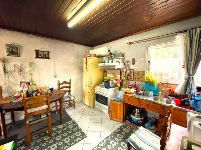 Image No.12-2 Bed Property for sale