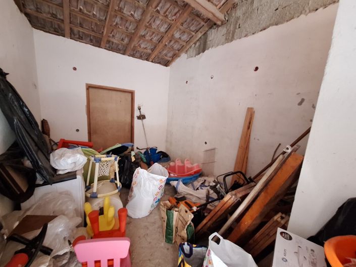 Image No.17-2 Bed Property for sale