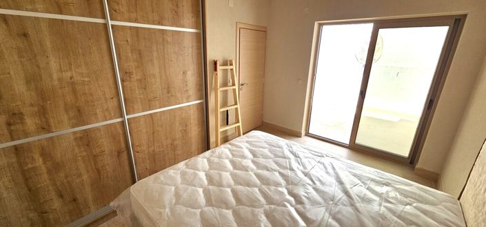 Image No.9-2 Bed Property for sale