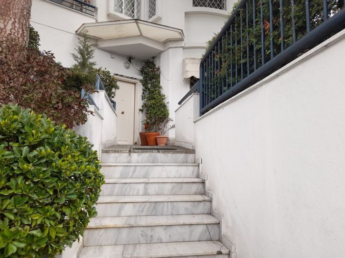 Image No.6-4 Bed Maisonette for sale