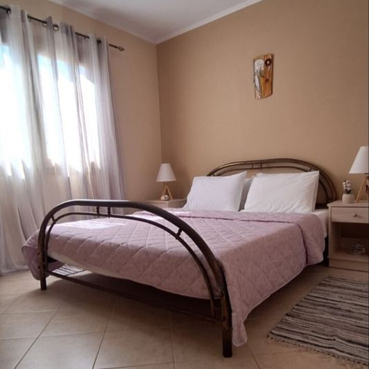 Image No.19-2 Bed Property for sale