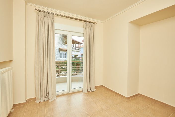 Image No.25-4 Bed Maisonette for sale