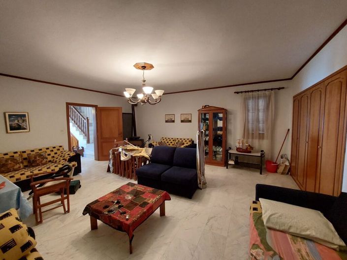 Image No.11-3 Bed Maisonette for sale