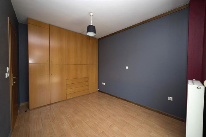 Image No.20-4 Bed Maisonette for sale