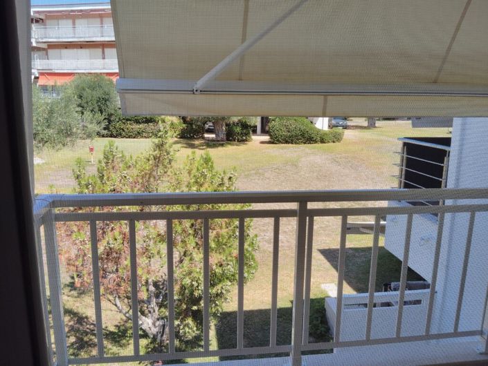 Image No.23-2 Bed Maisonette for sale