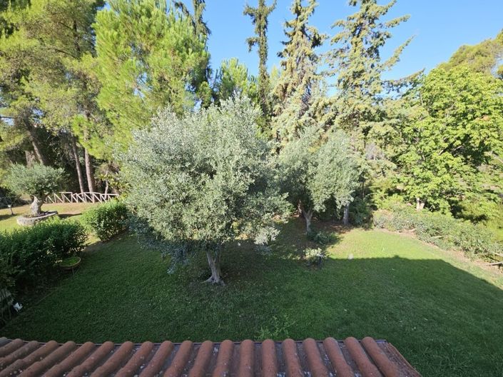 Image No.2-4 Bed Maisonette for sale