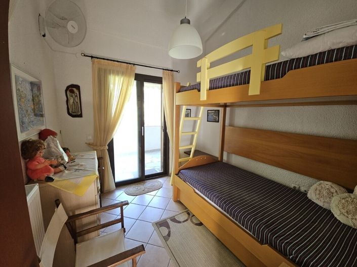 Image No.20-4 Bed Maisonette for sale