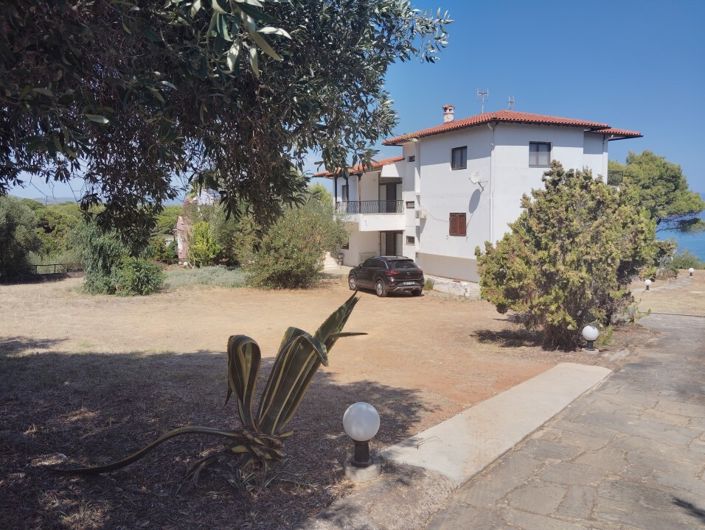 Image No.30-3 Bed Flat for sale