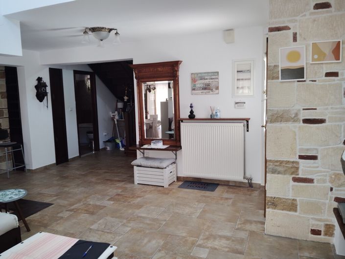 Image No.2-4 Bed Property for sale