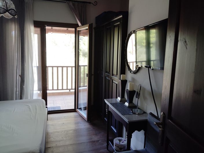 Image No.23-4 Bed Property for sale