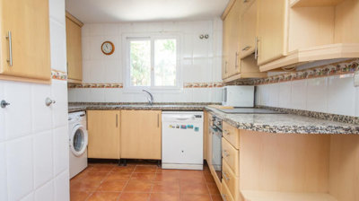 11-20939a0134ad724a8cb2a801094d15a4