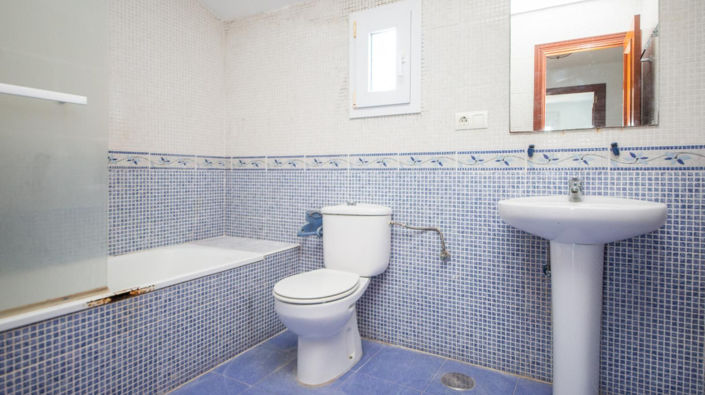 Image No.19-3 Bed Townhouse for sale