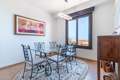 10-bb915d1cb19341576dcdc994b81ab9c5