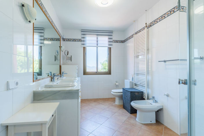 Image No.21-3 Bed Apartment for sale