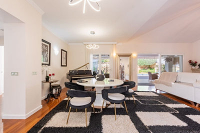 10-bb915d1cb19341576dcdc994b81ab9c5