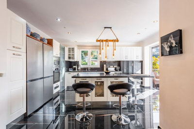 11-20939a0134ad724a8cb2a801094d15a4