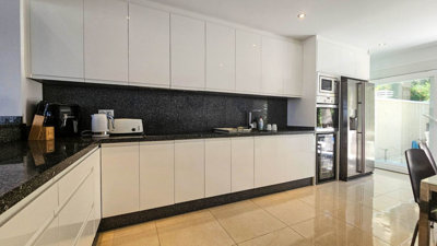 12-53013098fcab6c38b1379cd33298e050