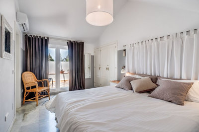 13-5fd73dea700db77384c091ca9818b1a9